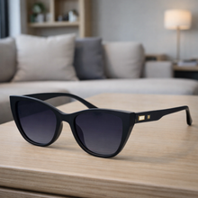 Cargar imagen en el visor de la galería, Gafas Polarizadas Adler UV400 – Protección Total, Visión Nítida y Sin Reflejos Ref. 830 Negro