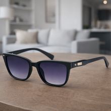 Cargar imagen en el visor de la galería, Gafas Polarizadas Adler UV400 – Protección Total, Visión Nítida y Sin Reflejos Ref. 831 Negro