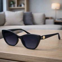 Cargar imagen en el visor de la galería, Gafas Polarizadas Adler UV400 – Protección Total, Visión Nítida y Sin Reflejos Ref. 834 Negro
