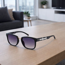 Cargar imagen en el visor de la galería, Gafas Polarizadas Adler UV400 – Protección Total, Visión Nítida y Sin Reflejos Ref. 835 Negro