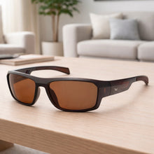 Cargar imagen en el visor de la galería, Gafas Polarizadas Adler UV400 – Protección Total, Visión Nítida y Sin Reflejos Ref. 838 Café