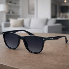 Cargar imagen en el visor de la galería, Gafas Polarizadas Adler UV400 – Protección Total, Visión Nítida y Sin Reflejos Ref. 840 Negro Café