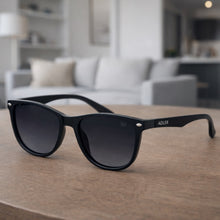 Cargar imagen en el visor de la galería, Gafas Polarizadas Adler UV400 – Protección Total, Visión Nítida y Sin Reflejos Ref. 840 Negro