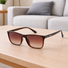 Cargar imagen en el visor de la galería, Gafas Polarizadas Adler UV400 – Protección Total, Visión Nítida y Sin Reflejos Ref. 841 Café