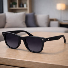Cargar imagen en el visor de la galería, Gafas Polarizadas Adler UV400 – Protección Total, Visión Nítida y Sin Reflejos Ref. 844 Negro