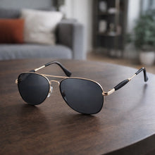 Cargar imagen en el visor de la galería, Gafas Polarizadas Adler UV400 – Protección Total, Visión Nítida y Sin Reflejos Ref. 849 Dorado
