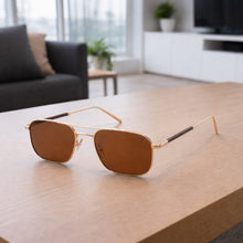 Cargar imagen en el visor de la galería, Gafas Polarizadas Adler UV400 – Protección Total, Visión Nítida y Sin Reflejos Ref. 850 Café Dorado