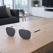 Cargar imagen en el visor de la galería, Gafas Polarizadas Adler UV400 – Protección Total, Visión Nítida y Sin Reflejos Ref. 850 Dorado