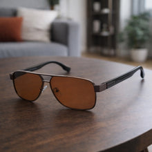 Cargar imagen en el visor de la galería, Gafas Polarizadas Adler UV400 – Protección Total, Visión Nítida y Sin Reflejos Ref. 851 Café