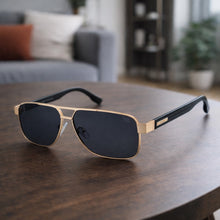 Cargar imagen en el visor de la galería, Gafas Polarizadas Adler UV400 – Protección Total, Visión Nítida y Sin Reflejos Ref. 851 Negro Dorado