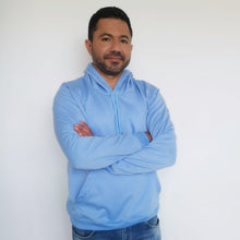 Cargar imagen en el visor de la galería, Buzo unisex con capucha en algodón Azul Celeste – Remate única unidad Talla M
