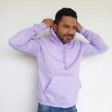 Cargar imagen en el visor de la galería, Buzo unisex con capucha en algodón Lila – Remate única unidad Talla S