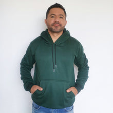 Cargar imagen en el visor de la galería, Buzo unisex con capucha en algodón Verde Oliva – Remate única unidad Talla S