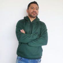 Cargar imagen en el visor de la galería, Buzo unisex con capucha en algodón Verde Oliva – Remate única unidad Talla S