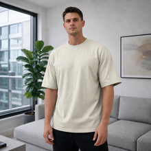 Cargar imagen en el visor de la galería, Camiseta Oversize Unicolor en Tela Burda 240g – Suave, Cómoda y Moderna. Caqui