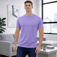 Cargar imagen en el visor de la galería, Camiseta Unicolor Premium en Poliéster Extrasuave – Ajuste Cómodo y Estilo Moderno. Lila