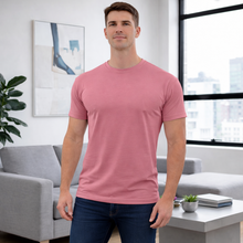Cargar imagen en el visor de la galería, Camiseta Unicolor Premium en Poliéster Extrasuave – Ajuste Cómodo y Estilo Moderno. Palo de Rosa