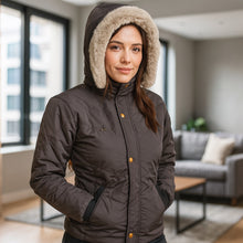 Cargar imagen en el visor de la galería, Chaqueta Impermeable para Mujer con capucha. Wendy Gris