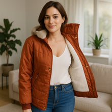 Cargar imagen en el visor de la galería, Chaqueta Impermeable para Mujer con capucha. Wendy Terracota