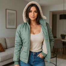 Cargar imagen en el visor de la galería, Chaqueta Impermeable para Mujer con capucha. Wendy Verde Manzana