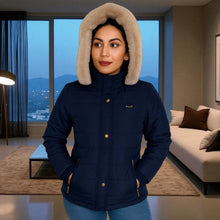 Cargar imagen en el visor de la galería, Chaqueta Impermeable para Mujer con capucha: Estilo y Seguridad en un Solo Diseño. Wendy