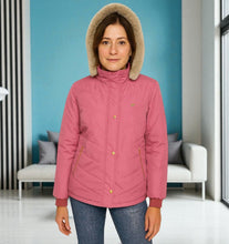 Cargar imagen en el visor de la galería, Chaqueta Impermeable para Mujer con capucha: Estilo y Seguridad en un Solo Diseño. Wendy