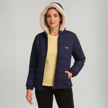 Cargar imagen en el visor de la galería, Chaqueta Impermeable para Mujer con capucha: Estilo y Seguridad en un Solo Diseño. Zara Azul