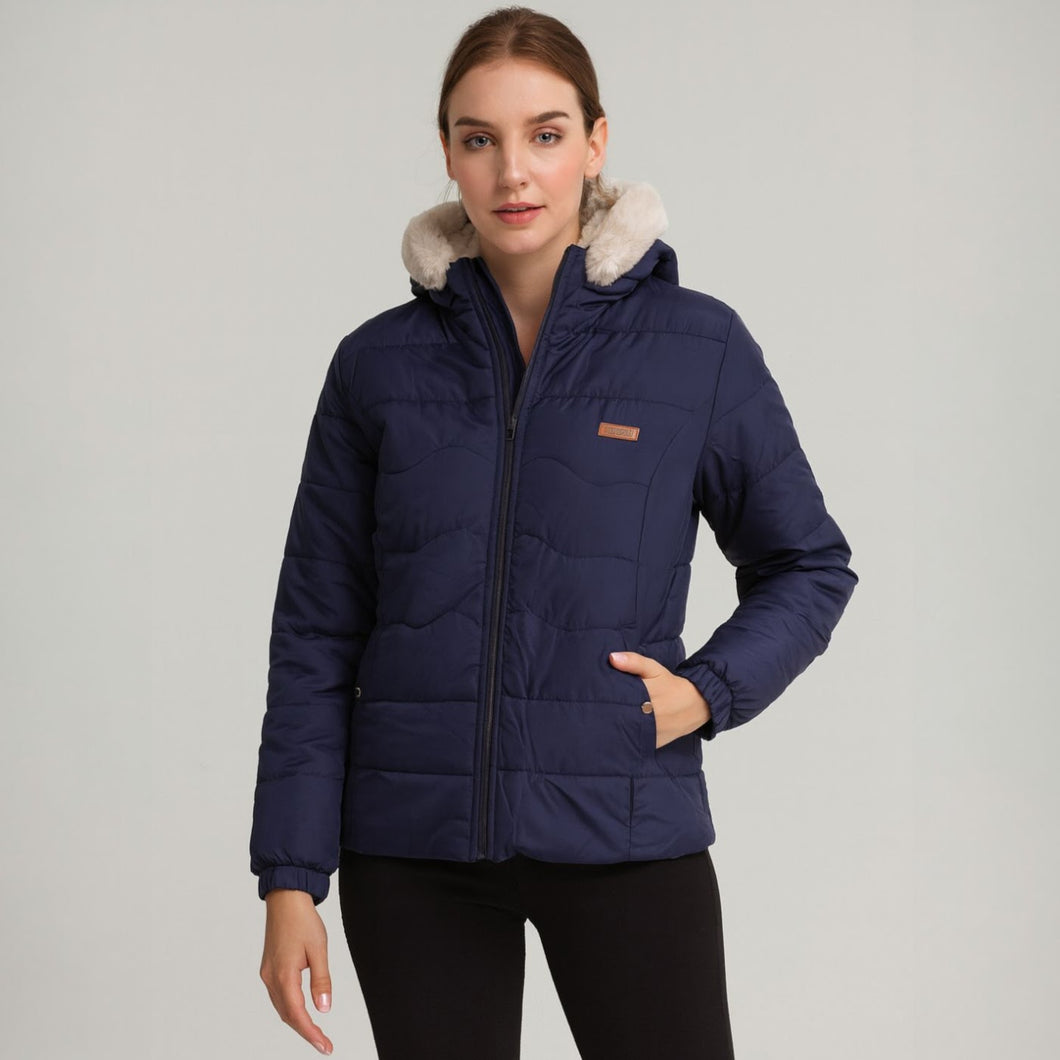 Chaqueta Impermeable para Mujer con capucha: Estilo y Seguridad en un Solo Diseño. Zara Azul
