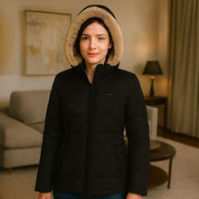 Cargar imagen en el visor de la galería, Chaqueta Impermeable para Mujer con capucha: Estilo y Seguridad en un Solo Diseño. Zara Negro