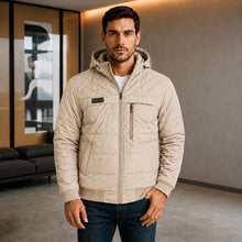 Cargar imagen en el visor de la galería, Chaqueta de Hombre en Nylon con Interior Ovejero y Capucha Removible | Referencia Sigma. Beige