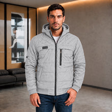 Cargar imagen en el visor de la galería, Chaqueta de Hombre en Nylon con Interior Ovejero y Capucha Removible | Referencia Sigma. Gris Perla