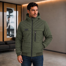 Cargar imagen en el visor de la galería, Chaqueta de Hombre en Nylon con Interior Ovejero y Capucha Removible | Referencia Sigma. Verde
