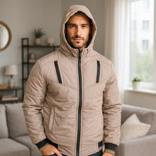 Cargar imagen en el visor de la galería, Chaqueta Impermeable para Hombre con Capucha Removible Raner Color Camel Claro