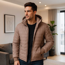 Cargar imagen en el visor de la galería, Chaqueta Impermeable para Hombre con Capucha Removible Santino Color Camel Claro