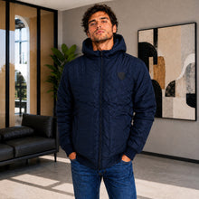 Cargar imagen en el visor de la galería, Chaqueta de Hombre en Super Nylon con Interior Ovejero y Capucha Removible | Referencia Aries. Azul Oscuro