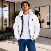 Cargar imagen en el visor de la galería, Chaqueta de Hombre en Super Nylon con Interior Ovejero y Capucha Removible | Referencia Aries. Blanco