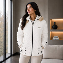 Cargar imagen en el visor de la galería, Chaqueta Doble Faz Semilarga para Mujer con Capucha y Pelo Largo | Referencia Estrella. Blanco