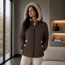 Cargar imagen en el visor de la galería, Chaqueta Doble Faz Semilarga para Mujer con Capucha y Pelo Largo | Referencia Estrella. Chocolate