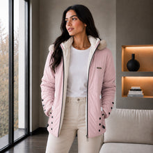 Cargar imagen en el visor de la galería, Chaqueta Doble Faz Semilarga para Mujer con Capucha y Pelo Largo | Referencia Estrella. Moraleche