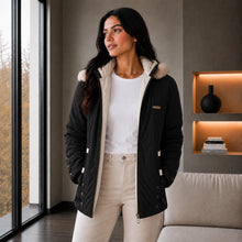 Cargar imagen en el visor de la galería, Chaqueta Doble Faz Semilarga para Mujer con Capucha y Pelo Largo | Referencia Estrella. Negro