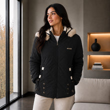 Cargar imagen en el visor de la galería, Chaqueta Doble Faz Semilarga para Mujer con Capucha y Pelo Largo | Referencia Estrella. Negro