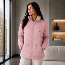 Cargar imagen en el visor de la galería, Chaqueta Ruby, Semilarga con Interior Ovejero Sintético y Cuello Alto. Abrigo y Estilo Casual. Moraleche