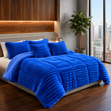 Cargar imagen en el visor de la galería, Edredón Royal Plush Premium Doble Faz. Felpa Acanalada y Piel de Durazno. Azul