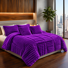 Cargar imagen en el visor de la galería, Edredón Royal Plush Premium Doble Faz. Tela Piel de Conejo y Durazno. Morado