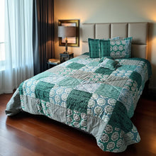 Cargar imagen en el visor de la galería, Edredón doble Faz Estampado/Unicolor más fundas y Cojines para Cama Doble