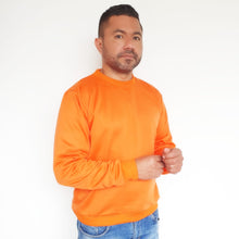 Cargar imagen en el visor de la galería, Buzo unisex cuello redondo en algodón – Remate única unidad Talla S