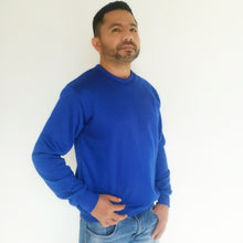 Cargar imagen en el visor de la galería, Buzo unisex cuello redondo en algodón – Remate única unidad Talla S